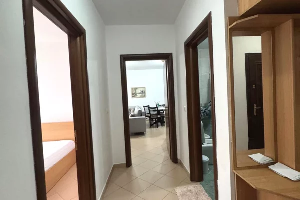 Shtepi me qera 1+1 ne Tirane - 43,000 Leke