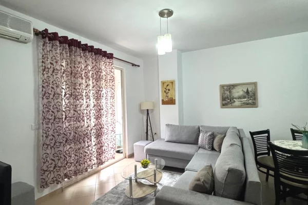 Shtepi me qera Apartament ne Tirane, 1+1, Mobilimi E mobiluar, Pagesa 43,000  Leke.