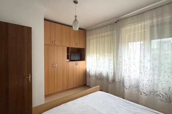 Shtepi me qera Apartament ne Tirane, 1+1, Mobilimi E mobiluar, Pagesa 43,000  Leke.