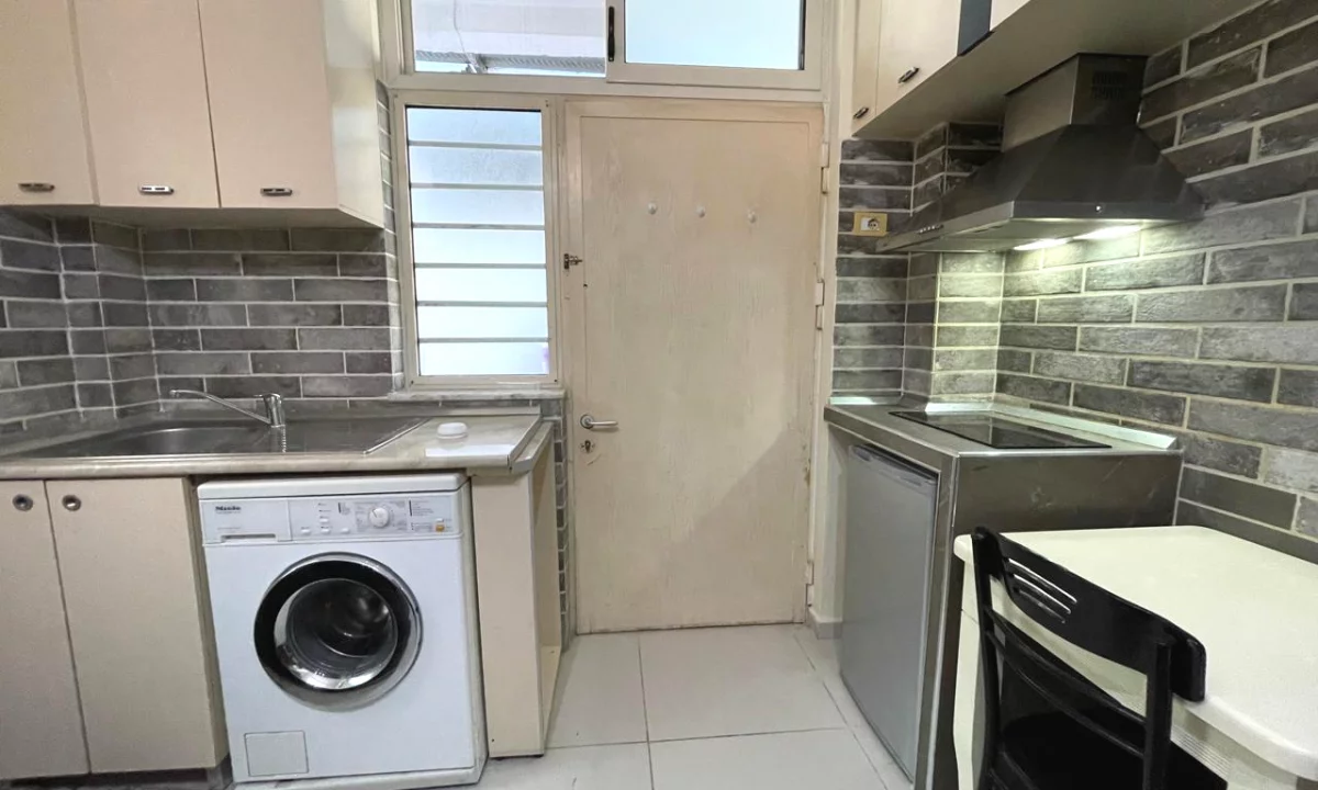 Shtepi me qera Apartament ne Tirane, Garsoniere, Mobilimi E mobiluar, Pagesa 320  Euro.