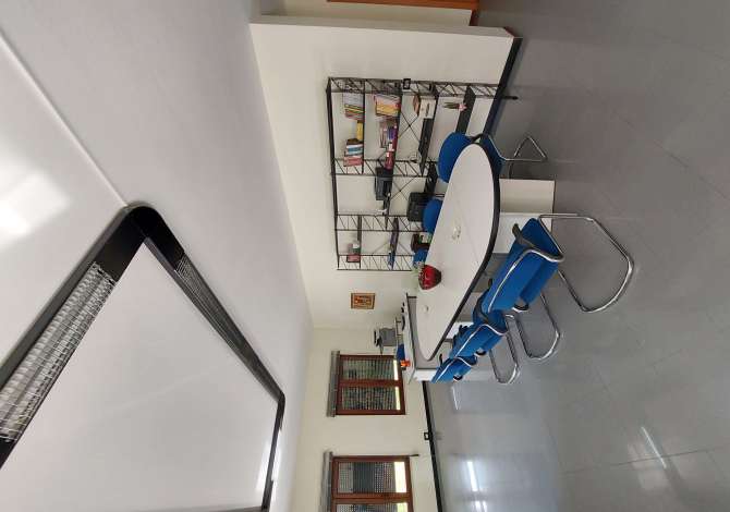 Ambient biznesi me qera 3+1 ne Tirane - 1,000 Euro
