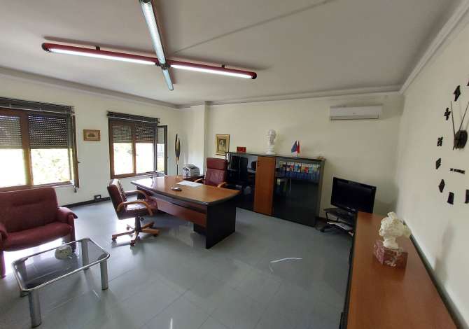 Ambient biznesi me qera 3+1 ne Tirane - 1,000 Euro