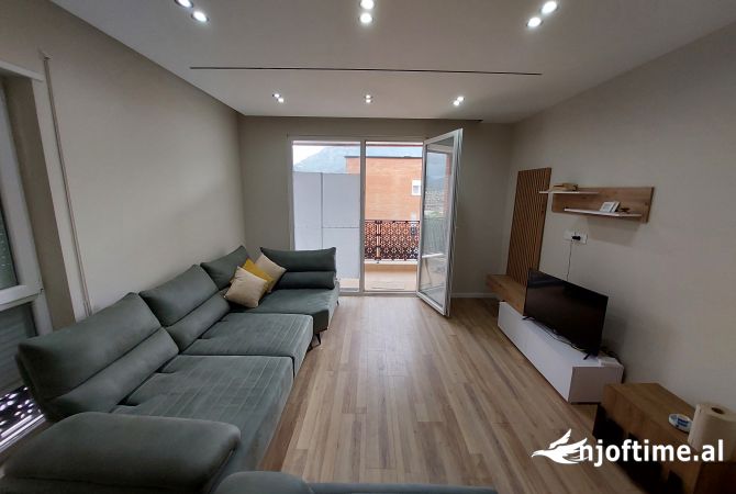 Shtepi me qera 2+1 ne Tirane - 60,000 Leke