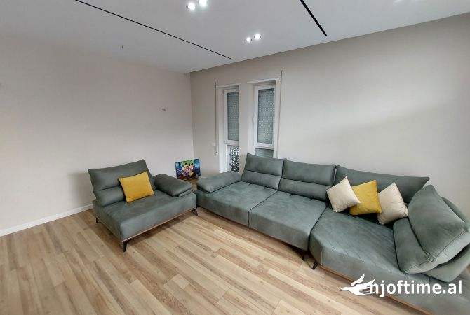 Shtepi me qera 2+1 ne Tirane - 60,000 Leke
