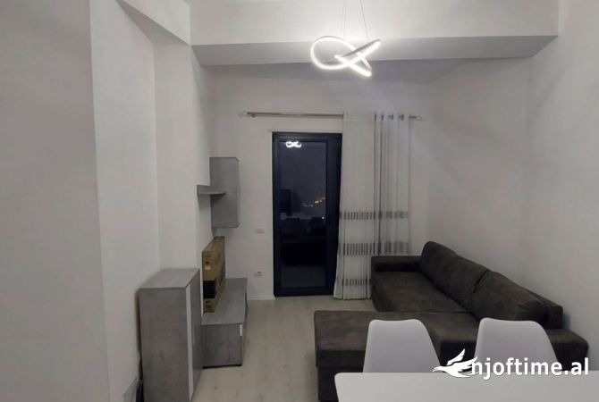 Shtepi me qera 2+1 ne Tirane - 550 Euro