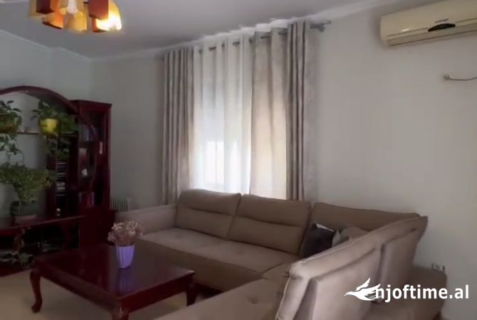 Shtepi me qera 2+1 ne Tirane - 40,000 Leke