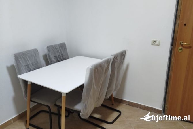 Shtepi me qera 1+1 ne Tirane - 40,000 Leke