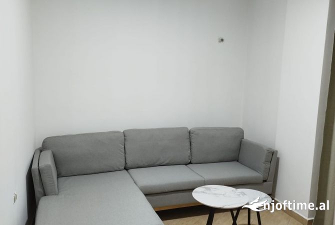 Shtepi me qera 1+1 ne Tirane - 40,000 Leke