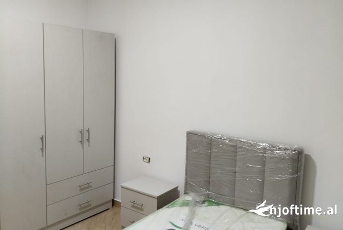 Shtepi me qera 1+1 ne Tirane - 40,000 Leke