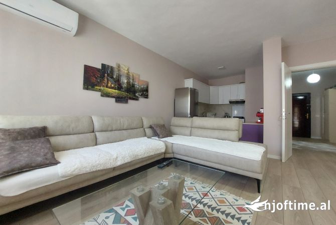 Shtepi me qera 2+1 ne Tirane - 400 Euro