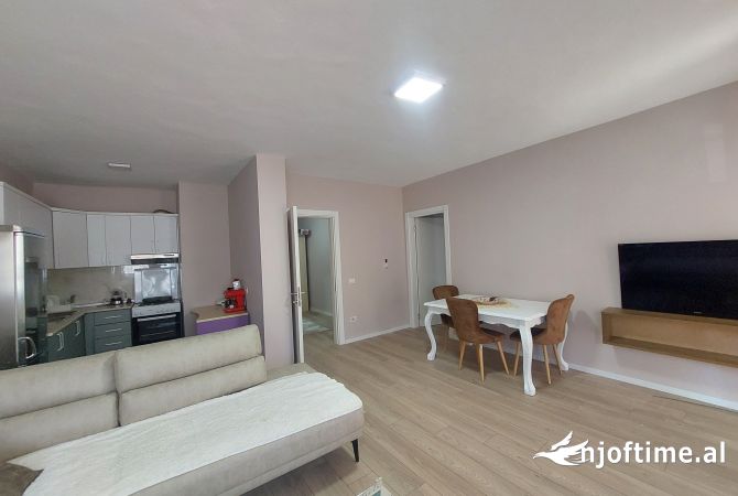 Shtepi me qera 2+1 ne Tirane - 400 Euro