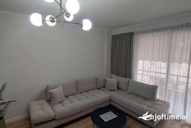 Shtepi me qera 2+1 ne Tirane - 400 Euro