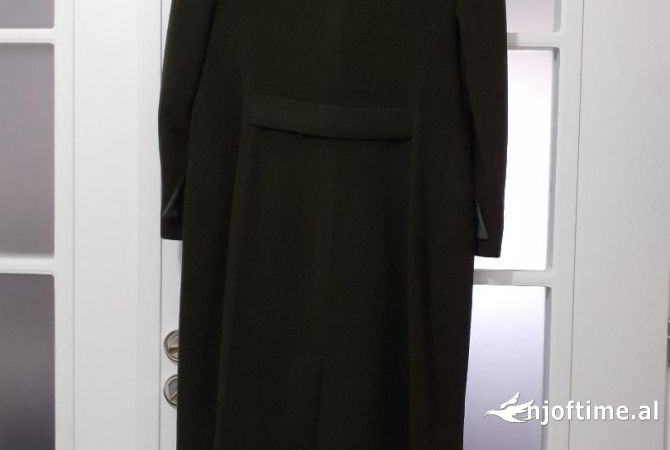 Veshje dhe Aksesor per te Rritur  ne Tirane - 9,000 Leke