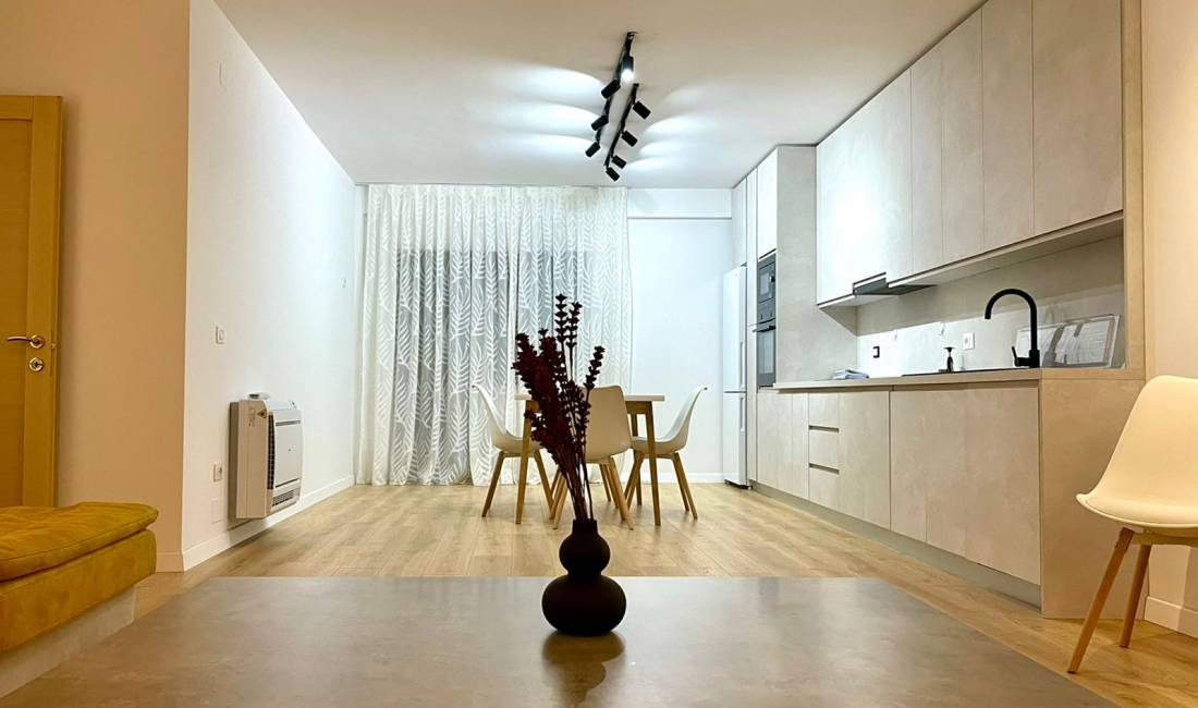 Shtepi ne shitje Apartament ne Tirane, 2+1, Mobilimi E mobiluar, Pagesa 250,000  Euro.