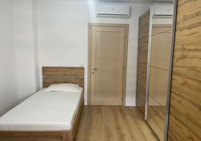 Shtepi ne shitje Apartament ne Tirane, 2+1, Mobilimi E mobiluar, Pagesa 250,000  Euro.