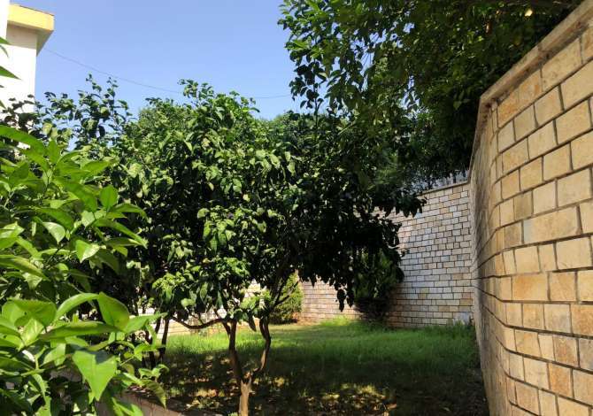 Shtepi ne shitje Vila Luksoze ne Tirane, 7+1, Mobilimi E mobiluar, Pagesa 577,000  Euro.