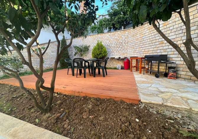 Shtepi ne shitje Vila Luksoze ne Tirane, 7+1, Mobilimi E mobiluar, Pagesa 577,000  Euro.