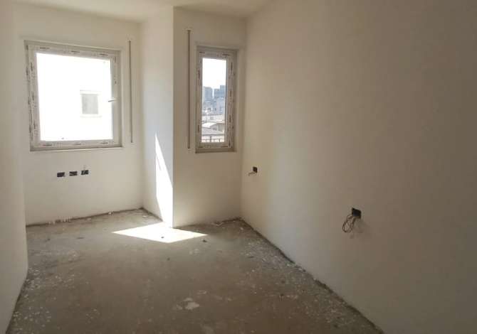 Shtepi ne shitje Apartament ne Tirane, 2+1, Mobilimi Bosh, pa mobiluar, Pagesa 270,000  Euro.