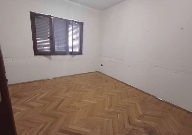 Ambient biznesi me qera 3+1 ne Tirane - 900 Euro