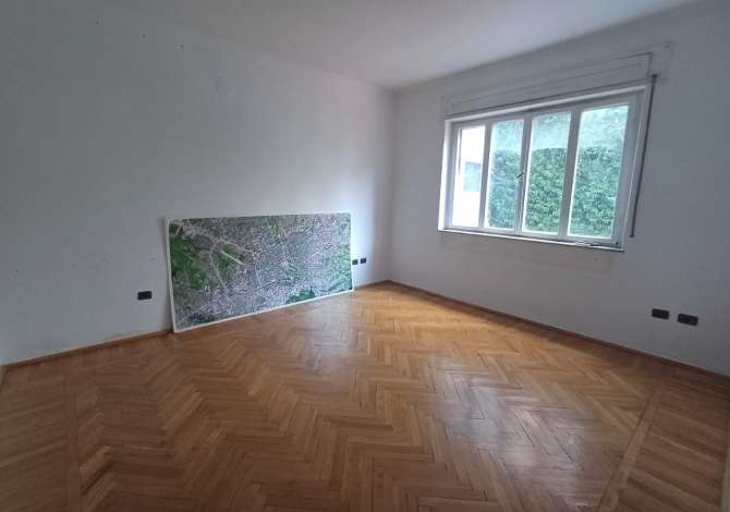 Ambient biznesi me qera 3+1 ne Tirane - 900 Euro