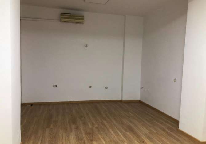 Ambient biznesi me qera 3+1 ne Tirane - 600 Euro