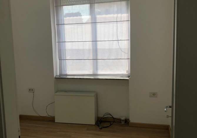 Ambient biznesi me qera 3+1 ne Tirane - 600 Euro