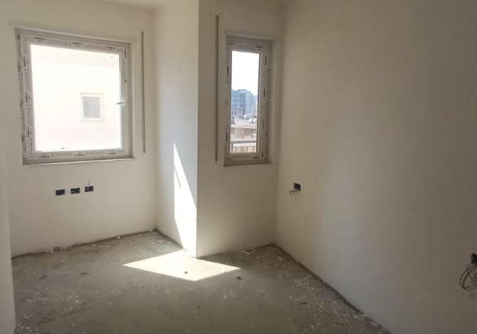 Shtepi ne shitje Apartament ne Tirane, 2+1, Mobilimi Bosh, pa mobiluar, Pagesa 230,000  Euro.