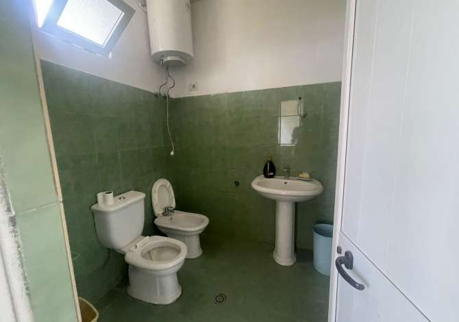 Ambient biznesi me qera 4+1 ne Tirane - 1,200 Euro