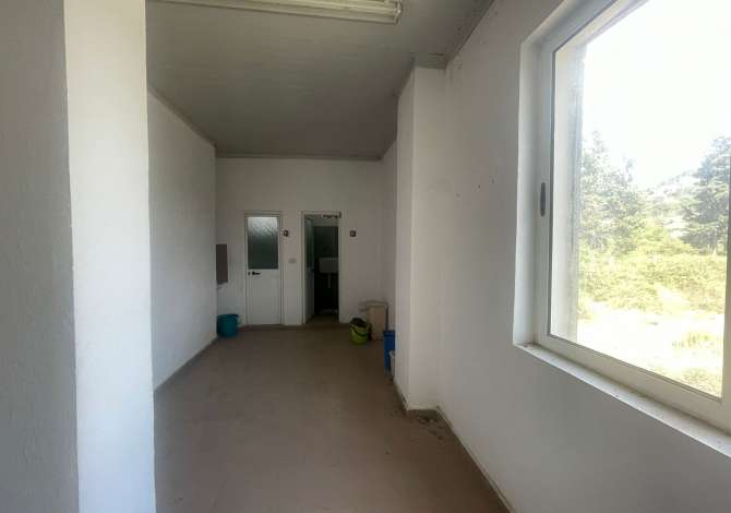 Ambient biznesi me qera 4+1 ne Tirane - 1,200 Euro