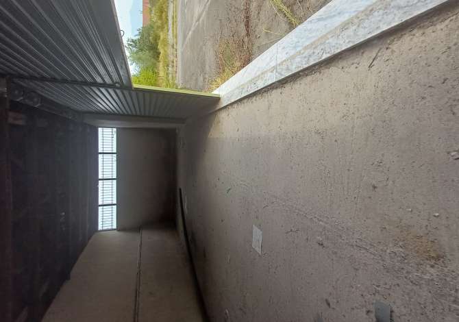 Ambient biznesi me qera 4+1 ne Tirane - 1,200 Euro