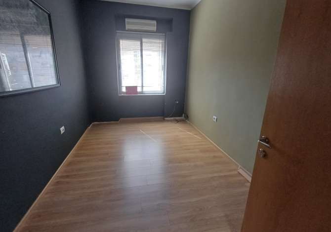 Ambient biznesi me qera 3+1 ne Tirane - 600 Euro