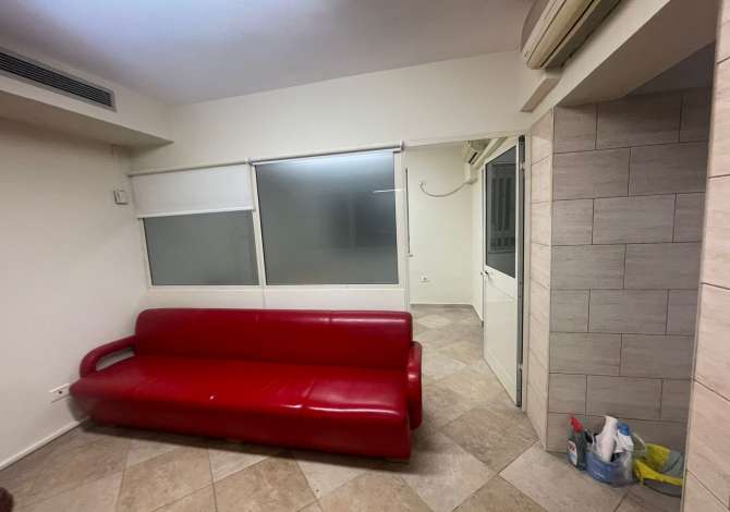 Zyre me qira te Ekspozita 700 euro