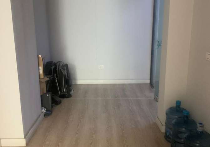 Ambient biznesi me qera 3+1 ne Tirane - 1,000 Euro