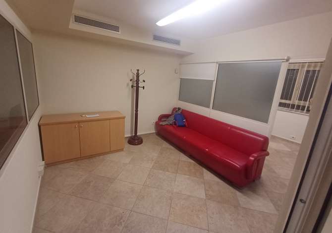 Ambient biznesi me qera 3+1 ne Tirane - 700 Euro