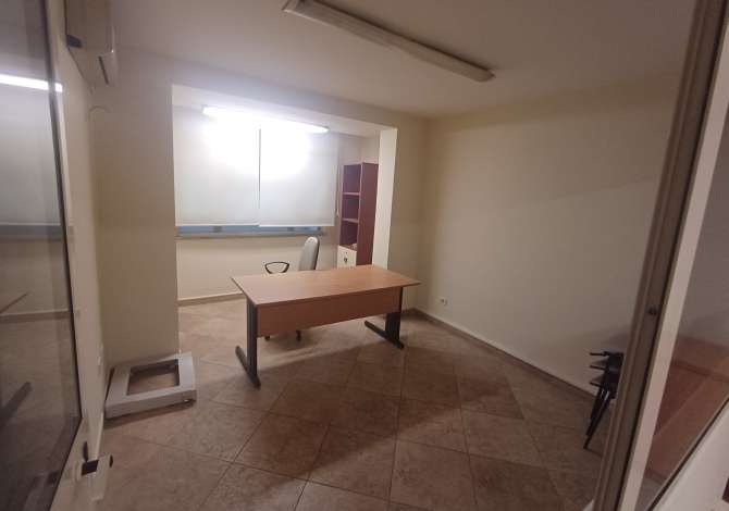 Ambient biznesi me qera 3+1 ne Tirane - 700 Euro