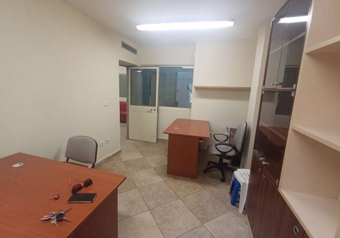 Ambient biznesi me qera 3+1 ne Tirane - 650 Euro