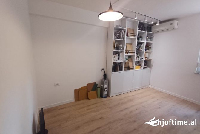 Ambient biznesi me qera 3+1 ne Tirane - 320 Euro