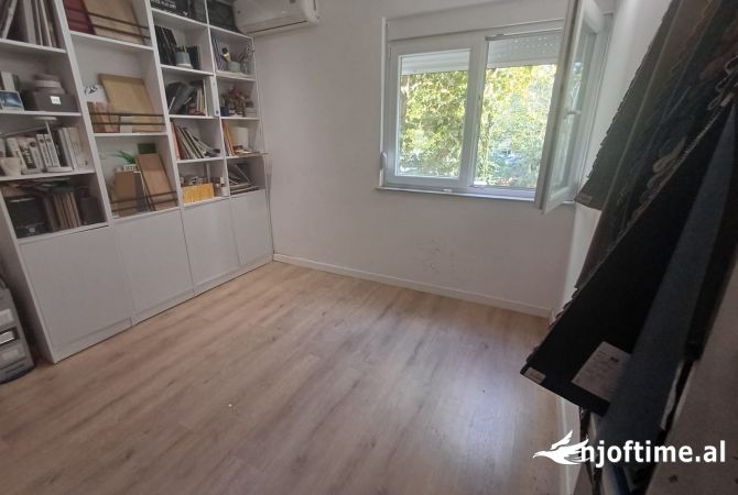 Ambient biznesi me qera 3+1 ne Tirane - 350 Euro
