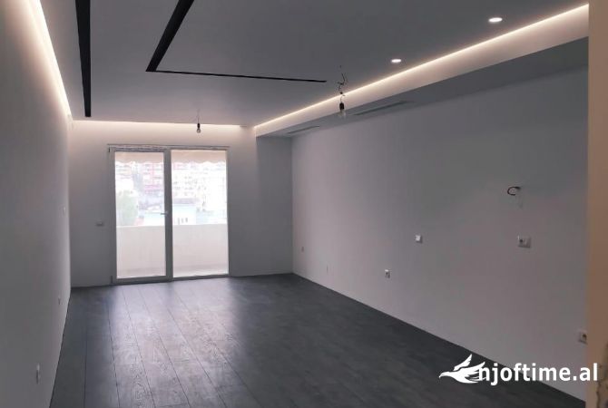 Ambient biznesi me qera 3+1 ne Tirane - 1,500 Euro