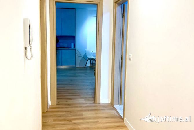 Shtepi ne shitje Apartament ne Tirane, 2+1, Mobilimi E mobiluar, Pagesa 196,000  Euro.