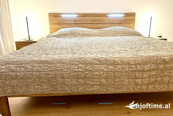 Shtepi ne shitje Apartament ne Tirane, 2+1, Mobilimi E mobiluar, Pagesa 196,000  Euro.