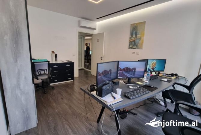Ambient biznesi me qera 3+1 ne Tirane - 1,500 Euro