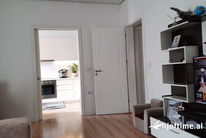 Shtepi ne shitje 5+1 ne Tirane - 450,000 Euro