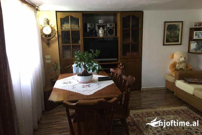 Shtepi ne shitje 4+1 ne Tirane - 250,000 Euro