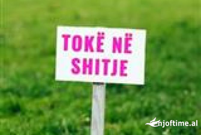 Truall ose Toke  ne Tirane - 120,000 Euro