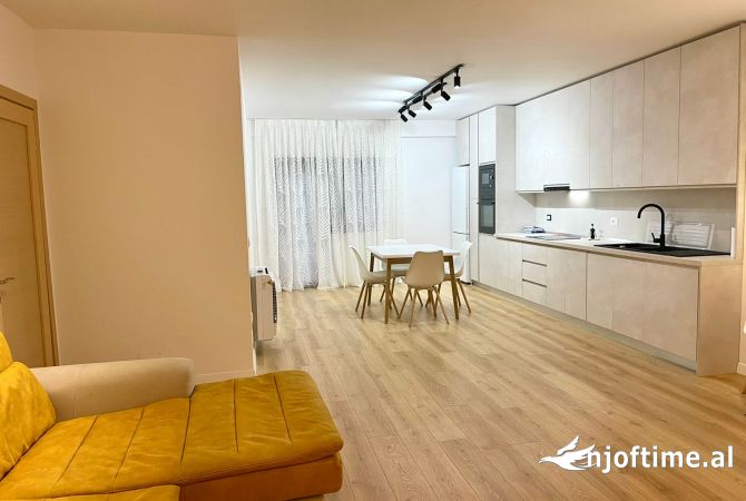 Shtepi ne shitje Apartament ne Tirane, 2+1, Mobilimi Pjeserisht e mobiluar, Pagesa 209,550  Euro.