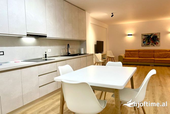 Shtepi ne shitje Apartament ne Tirane, 2+1, Mobilimi Pjeserisht e mobiluar, Pagesa 209,550  Euro.
