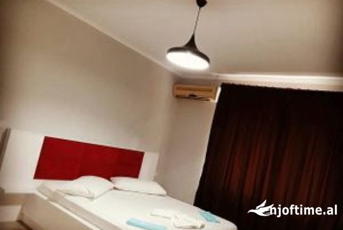Ambiente Commerciale in Vendita 5+1 a Tirana - 650,000 Euro