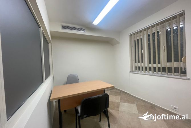 Ambient biznesi me qera 3+1 ne Tirane - 600 Euro