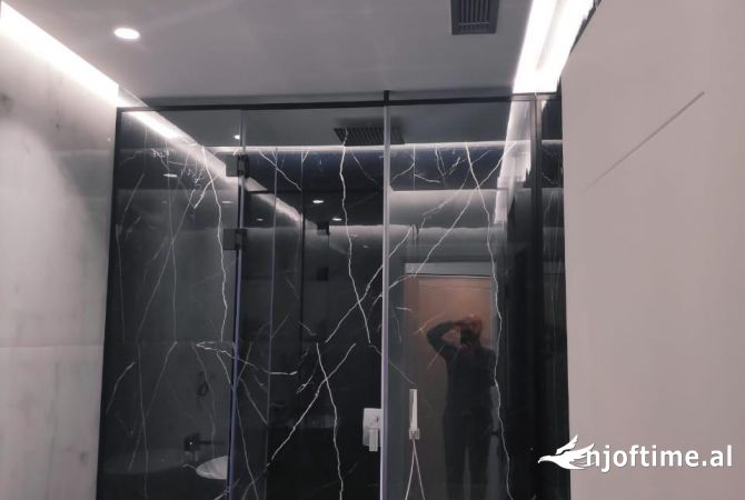 Ambient biznesi me qera 3+1 ne Tirane - 1,500 Euro